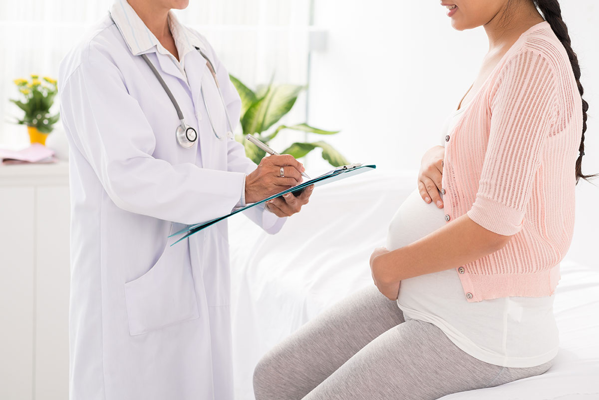 Amniocenteza: ce reprezintă și ce riscuri are pentru gravidă și bebeluș