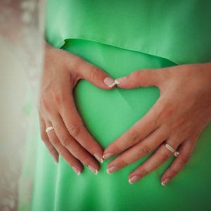 simptome gravida prima luna